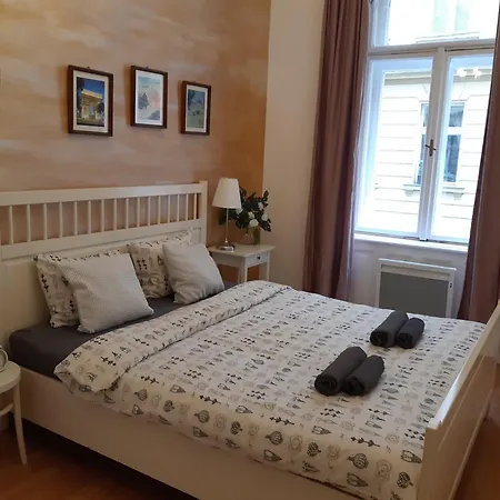 Lovely Secret Astoria Appartamento Budapest